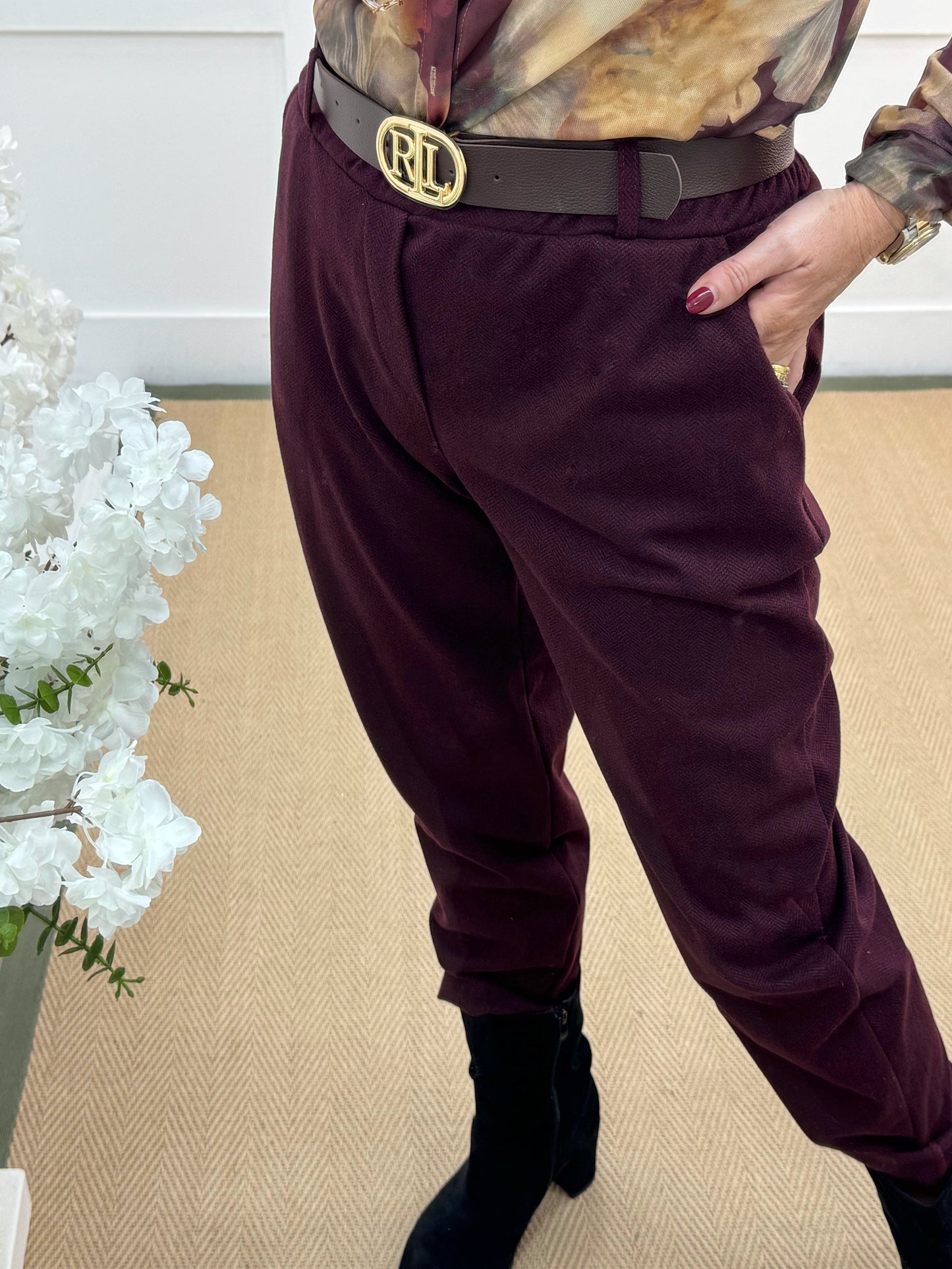 Rylee: Burgundy herringbone belted trousers. One size: 10-14