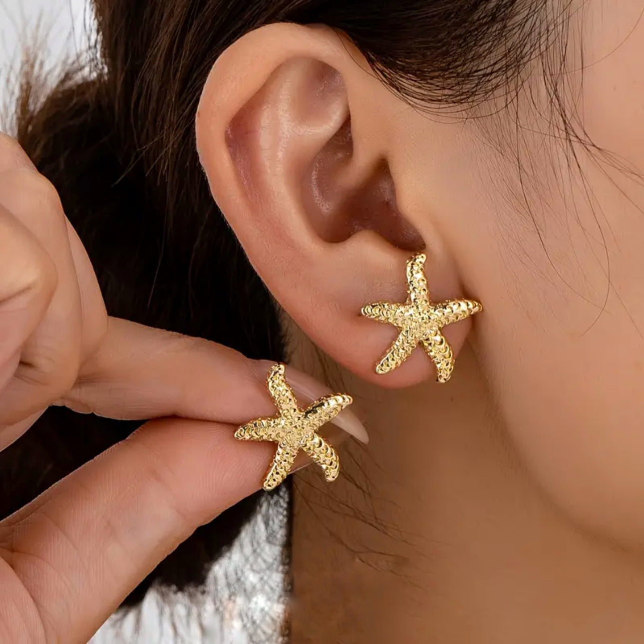Suzie: Small gold starfish earrings