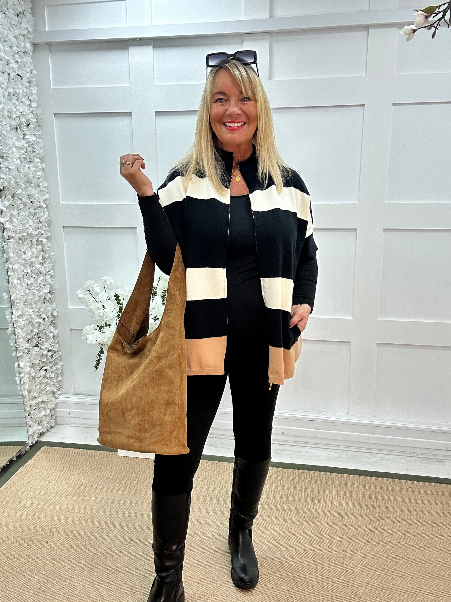 Asha: Block colour cardigan. One size: 16-24