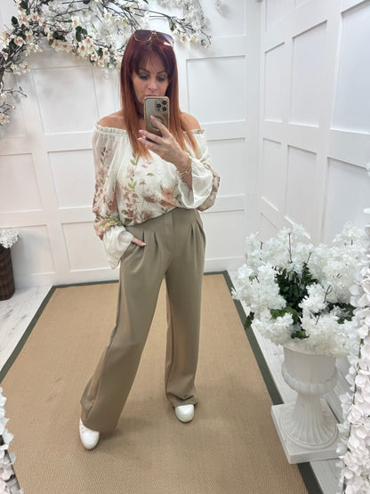 Tayla: Mocha high waisted pleated wide leg trousers. One size: 10-16