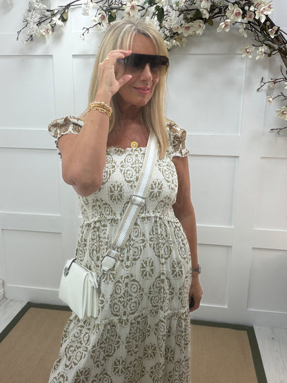 Anya: Printed short sleeve shirred maxi dress. One size: 8-16