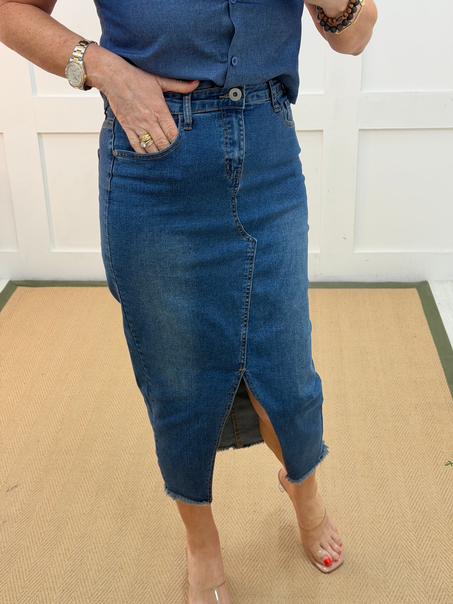 Perdy: Blue denim pencil midi skirt. 4 sizes.