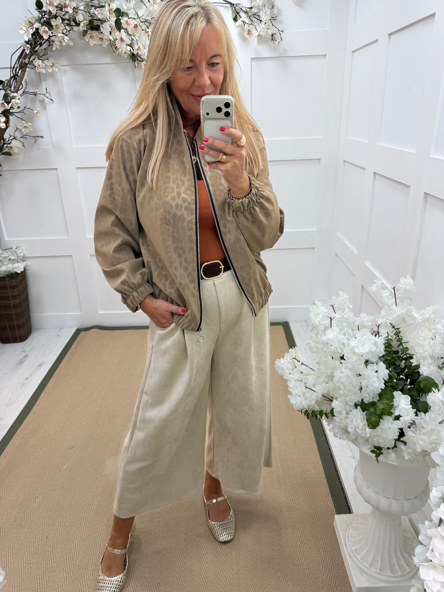Danica: Stretchy 3/4 wide leg belted trousers. One size: 10-16. 3 colours