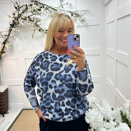 Pamela: Blue leopard print stretchy top. One size: 12-18