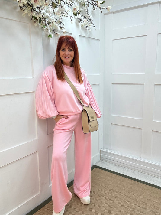 Luanne: Pink pleated sleeve 2 piece loungewear set. One size: 10-16