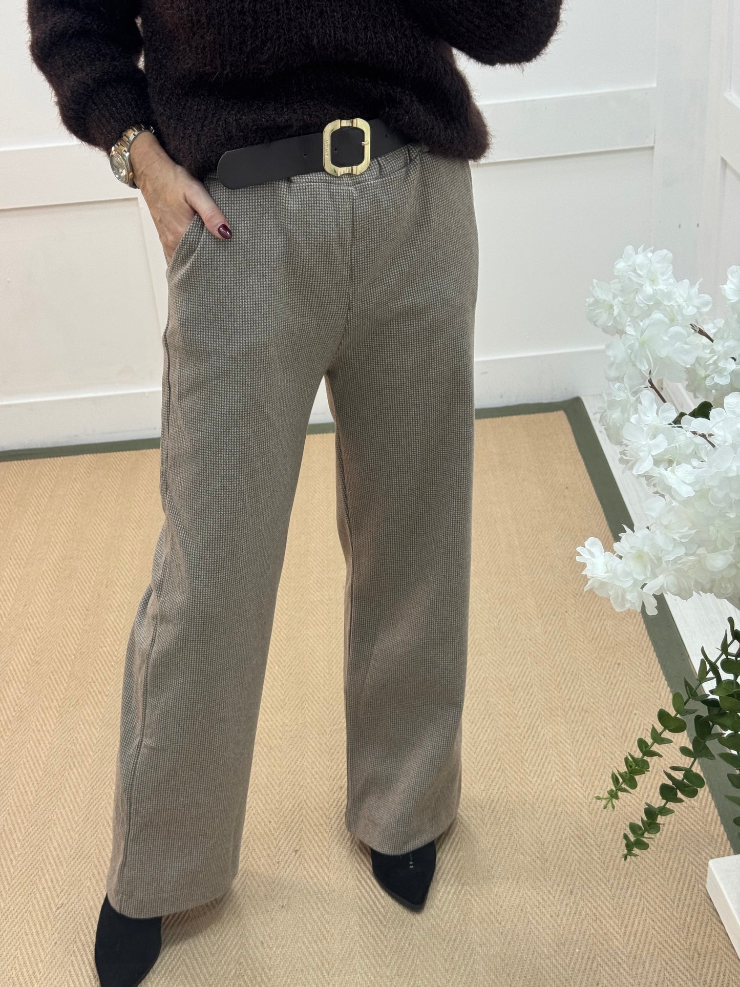 Sofia: Beige and cream check trousers. One size 10-14