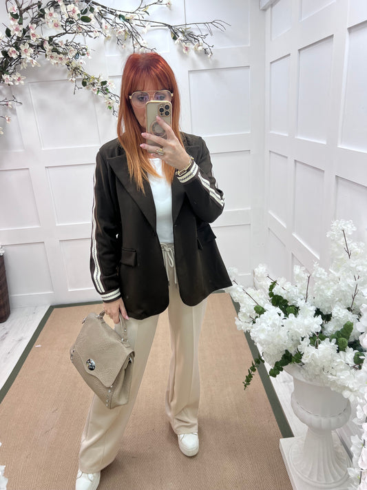 Ines: Brown sports stripe sleeve blazer. One size: 12-16
