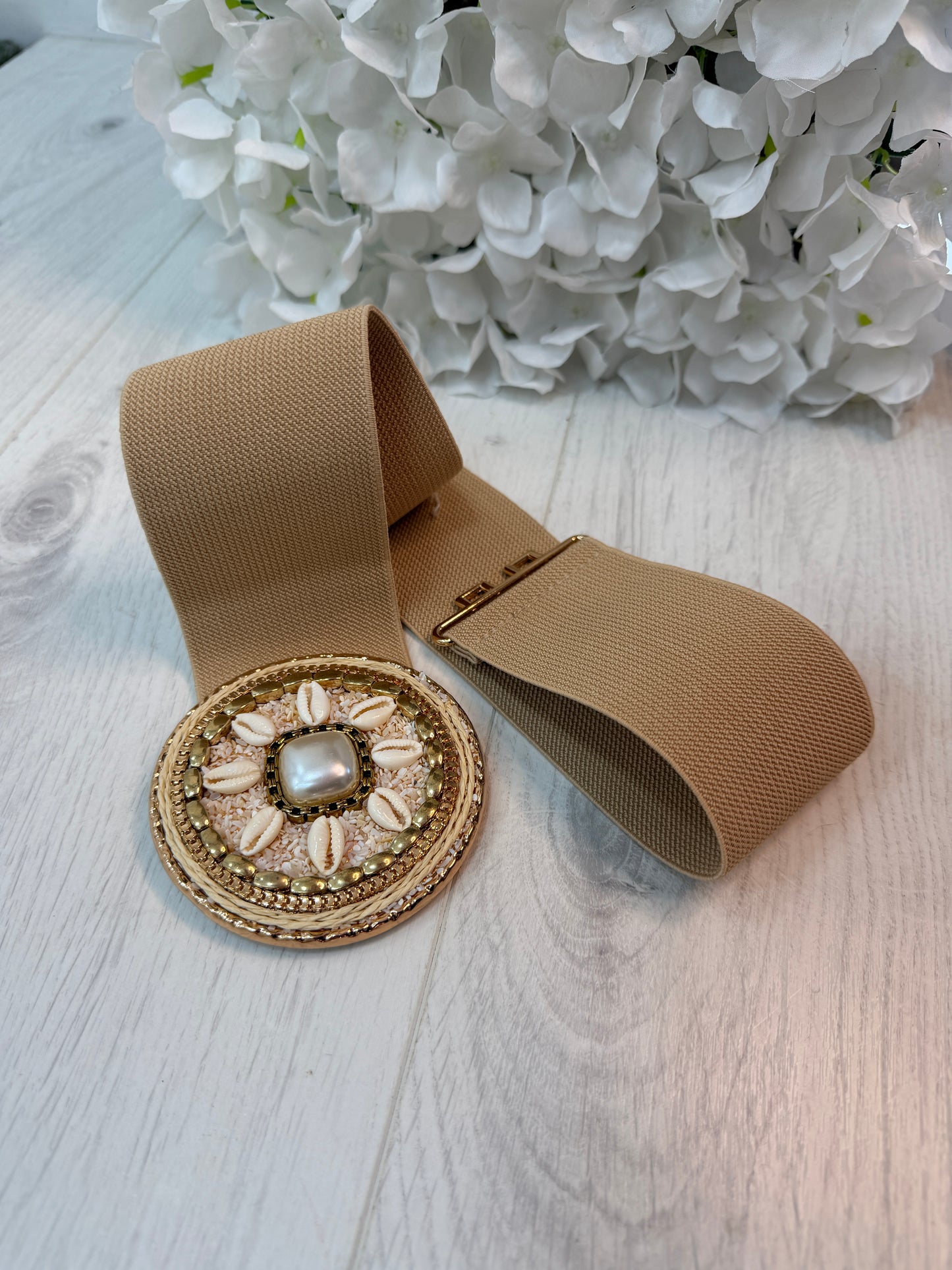 Bridie: Cream & gold shell round buckle belt. One size: 8-18