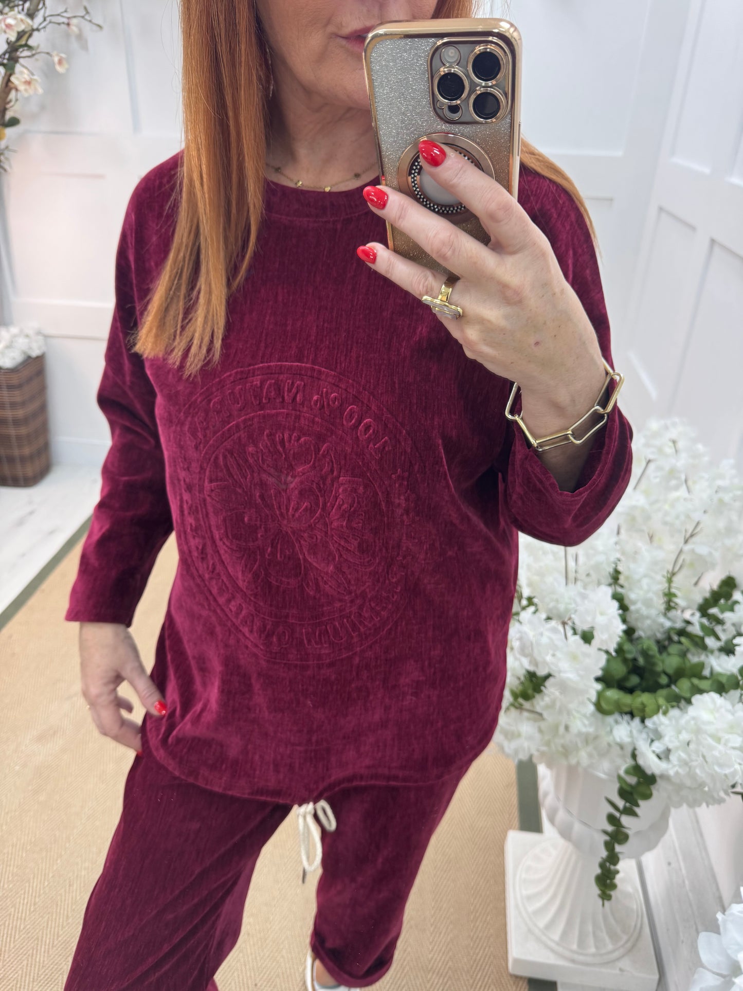 Vida: Burgundy velour embossed top. One size: 12-18