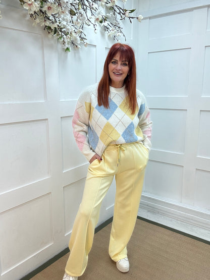 Trudy: Lemon stretchy wide leg pocket trousers. One size: 10-16