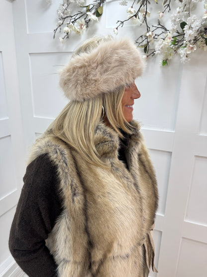Carmen: Cream faux fur headband. Free size