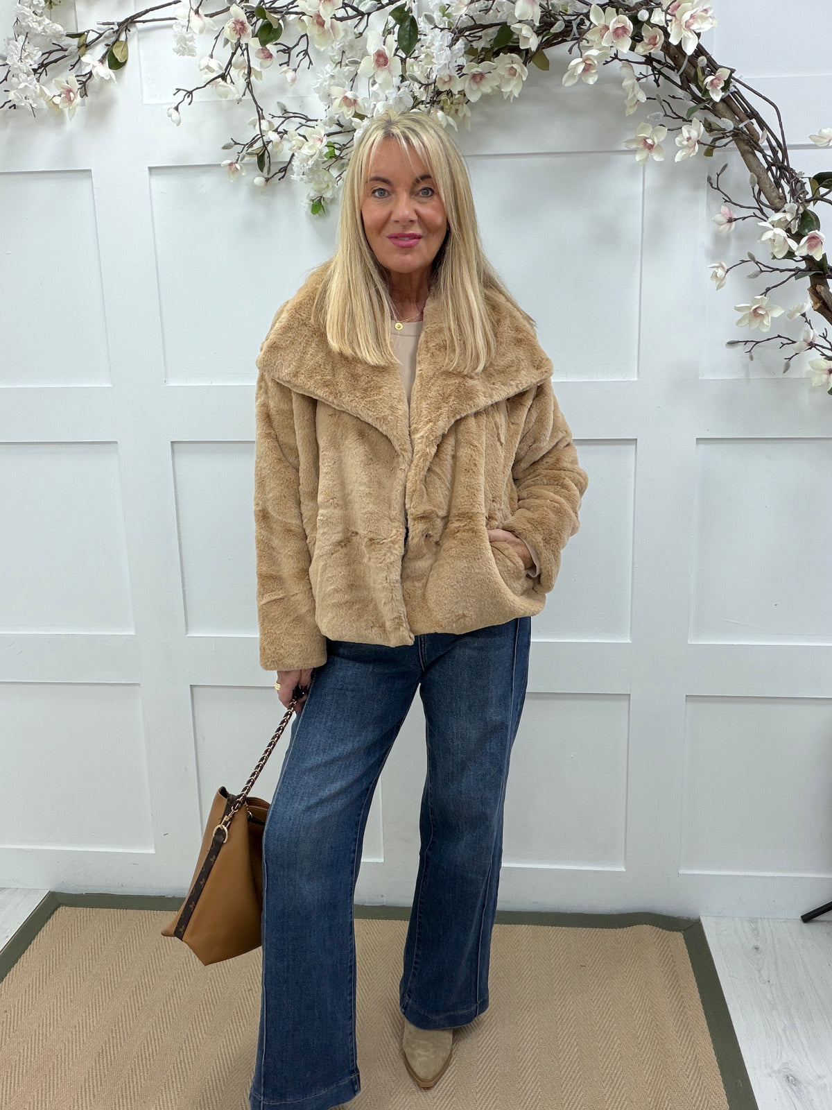 Finty: Camel faux fur jacket. One size 14-20
