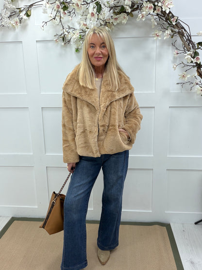 Finty: Camel faux fur jacket. One size 14-20