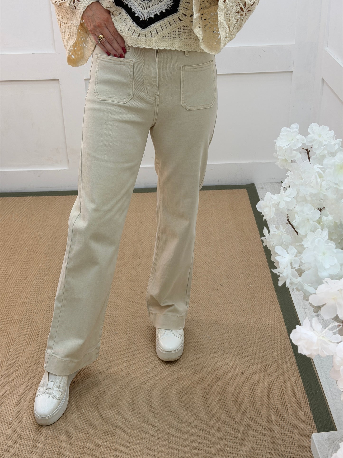 Carmen: Cream front pocket wide leg jeans. Sizes: 8-18