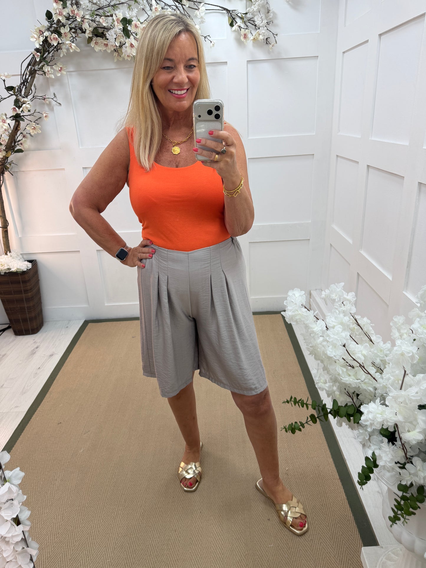 Marley: Stretchy silky wide leg shorts. One size: 12-16