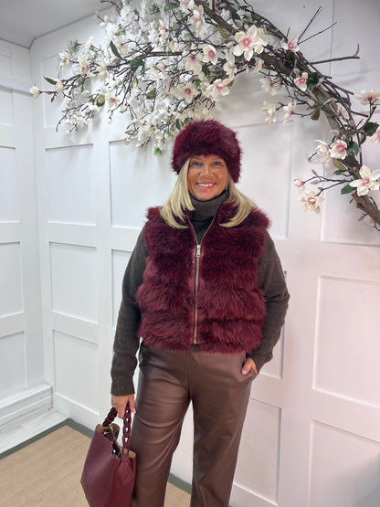 Carmen: Burgundy faux fur headband. Free size