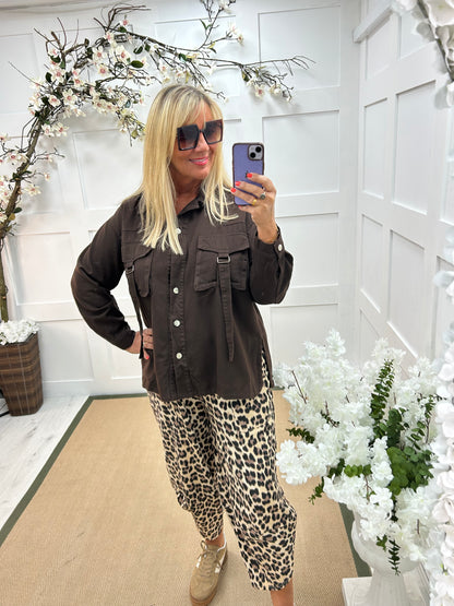 Jennie: Brown short shacket top. One size: 12-18