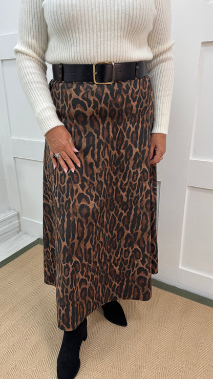 Fran: Brown belted leopard print skirt. One size 10-14