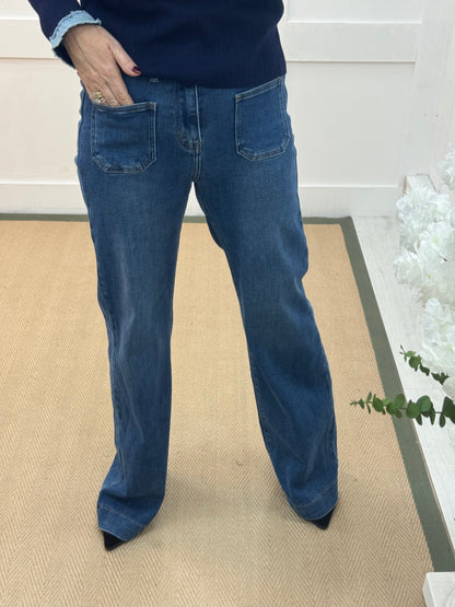 Jemma: Mid blue long leg front pocket jeans. Sizes: 8-14