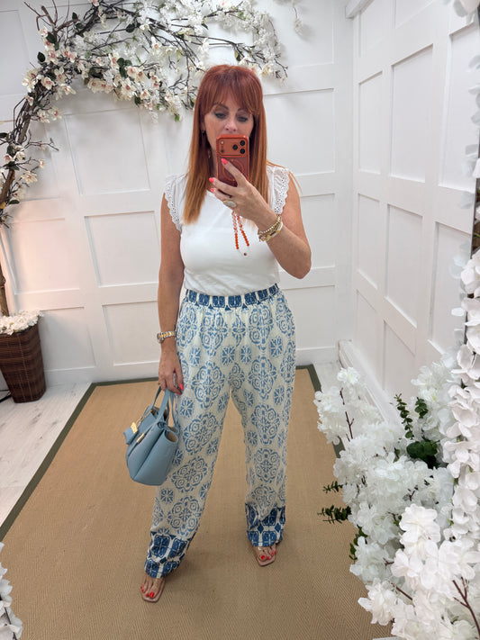 Tessa: Wide leg printed trousers. One size: 12-20. 2 colours