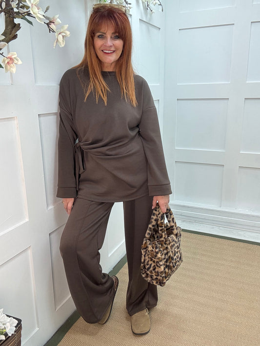 Piper: Brown loungewear set. One size: 14 - 20