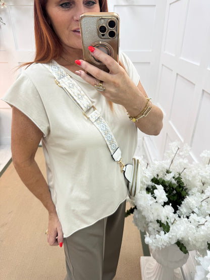 Neve: Basic cream cotton T shirt. One size: 10-18