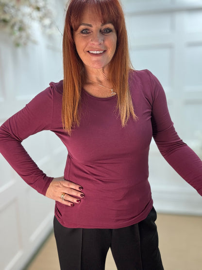 Bessie: Burgundy basic long sleeve top. One size: 10-16/18