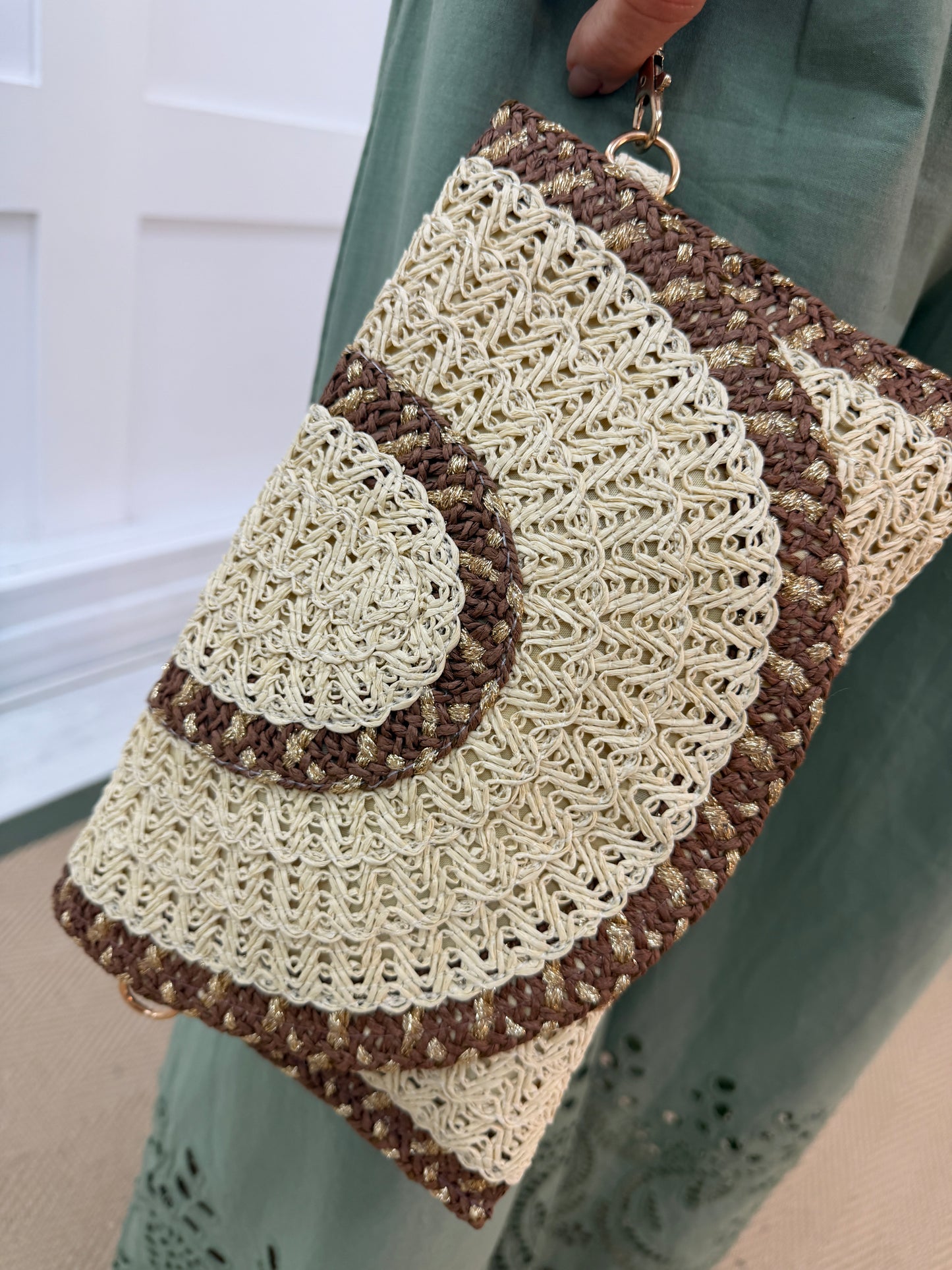 Sahara: Brown & cream raffia clutch bag