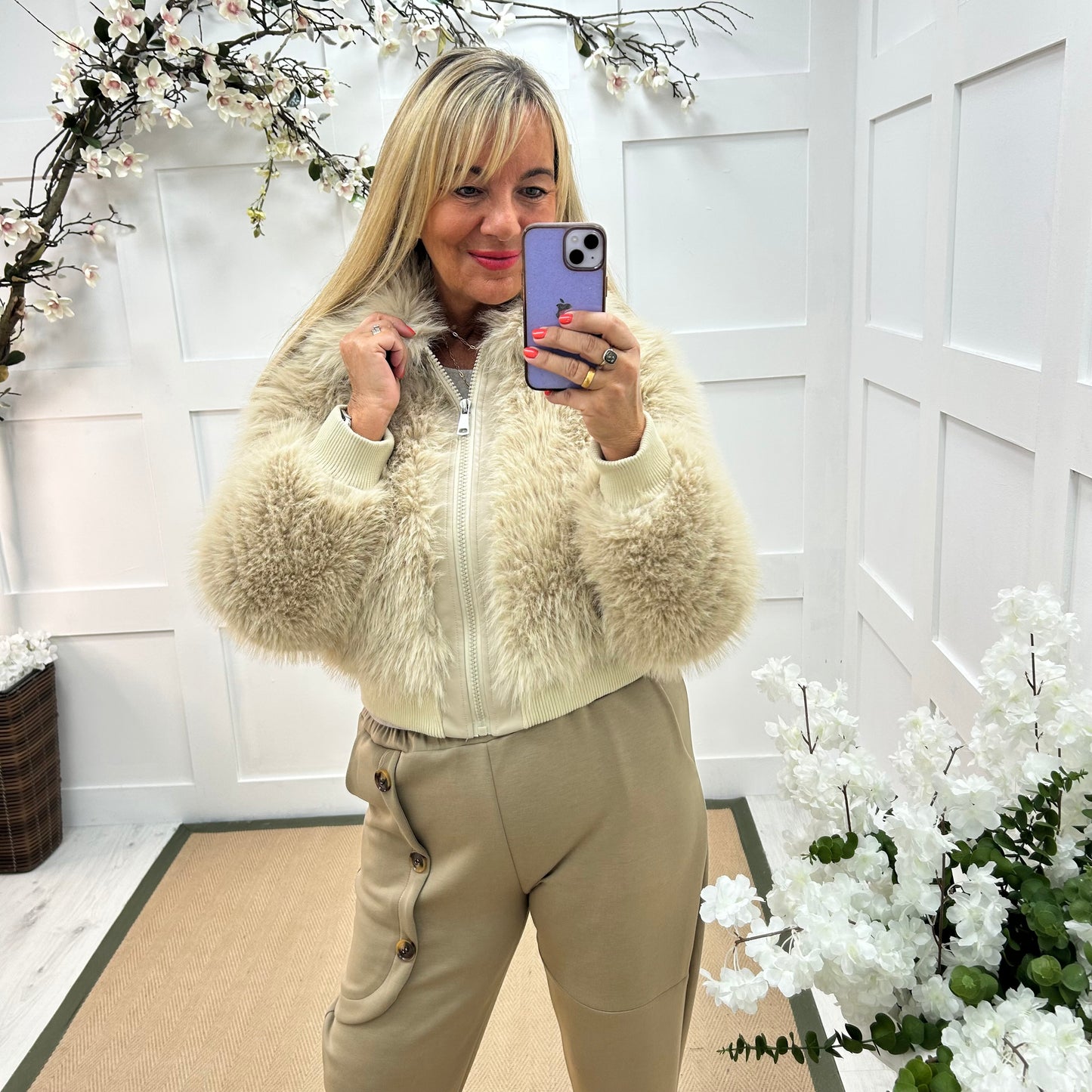 Etta: Beige short faux fur jacket. 2 sizes