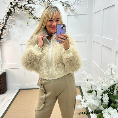 Etta: Beige short faux fur jacket. 2 sizes