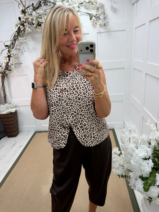 Livvy: Animal print lightweight waistcoat. One size: 12-16. 2 prints