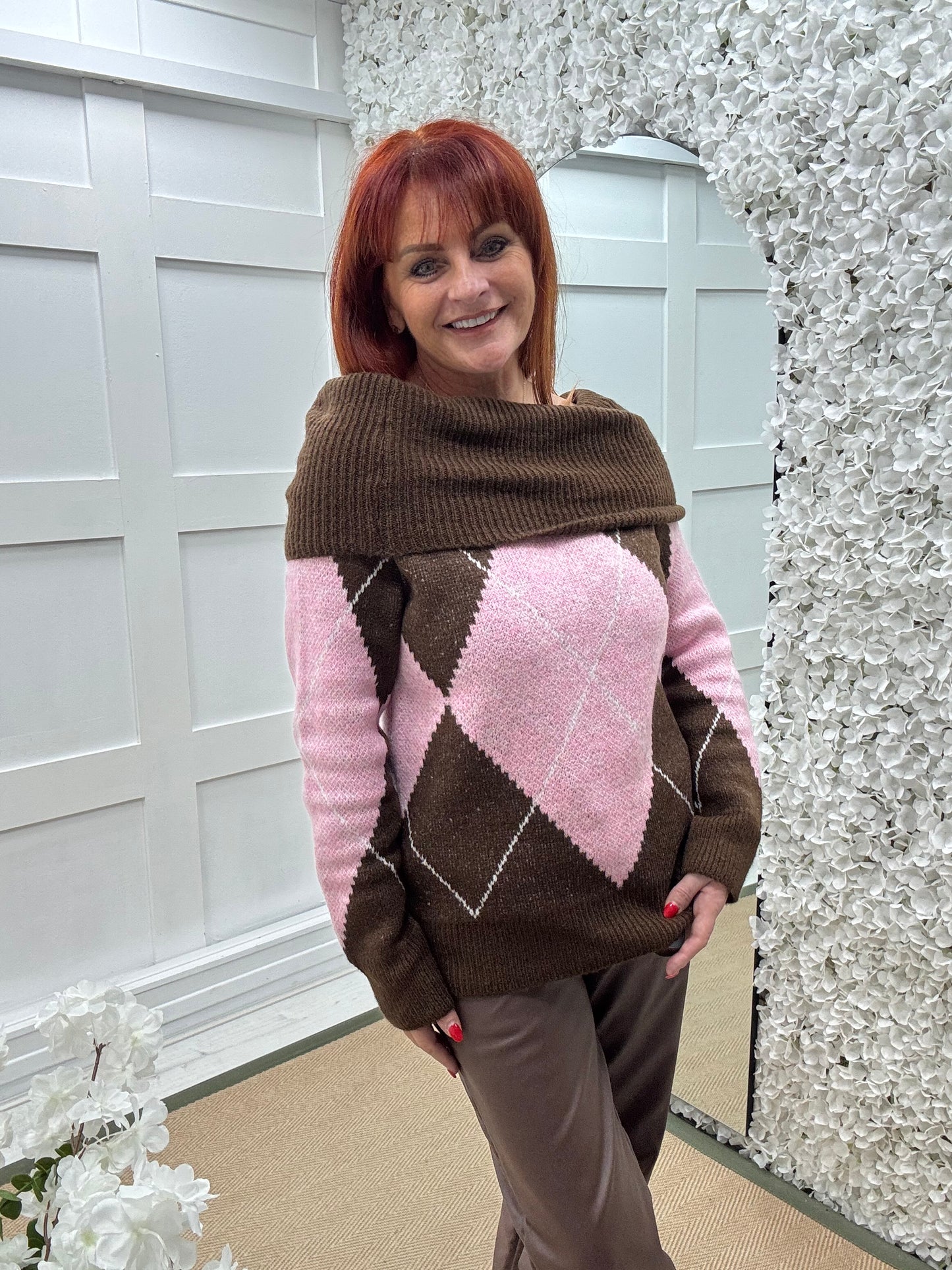 Pammi: Pink & brown argyle knit top. One size: 10-16