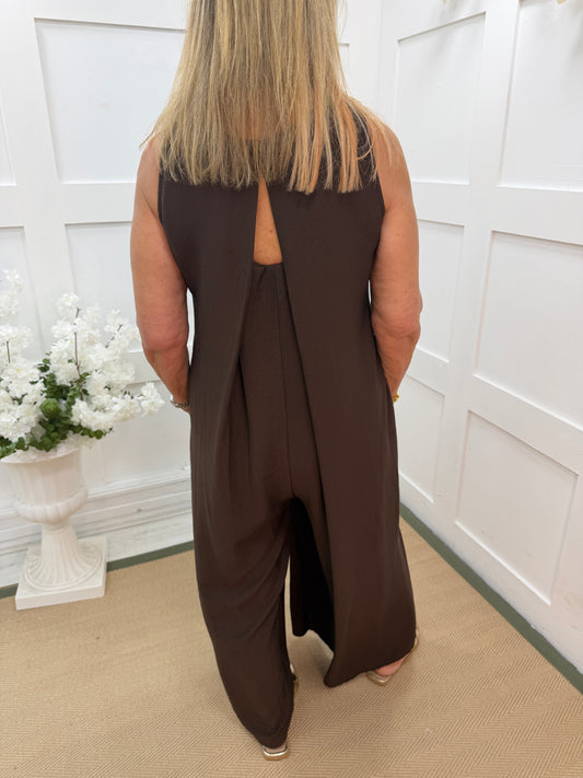 Madison: Sleeveless wide leg jumpsuit with pockets. One size: 12-18. 2 colours