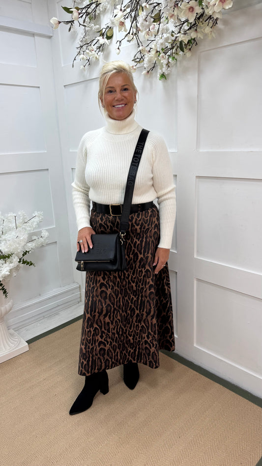 Fran: Brown belted leopard print skirt. One size 10-14