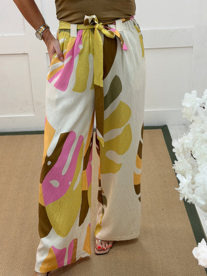 Bailey: Multicoloured abstract print belted trousers. 4 sizes.