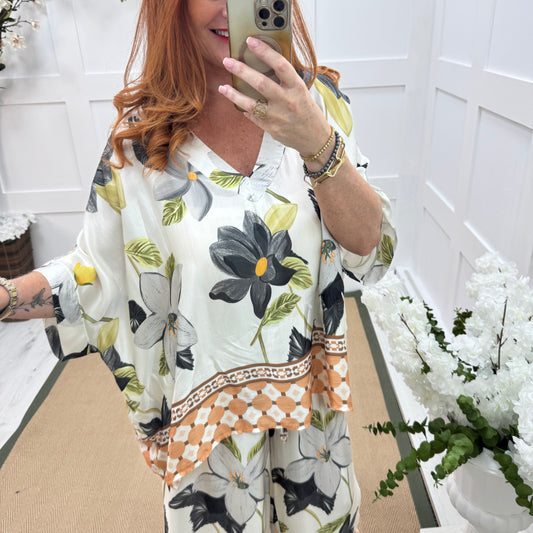Beth: Silky floral print wide top. Free size: