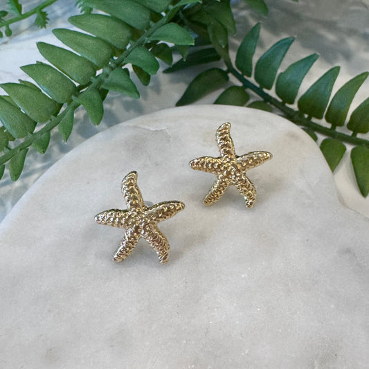 Suzie: Small gold starfish earrings