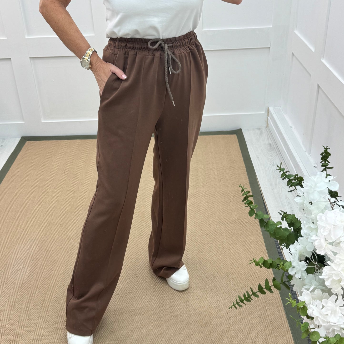 Trudy: Brown stretchy wide leg pocket trousers. 2 sizes