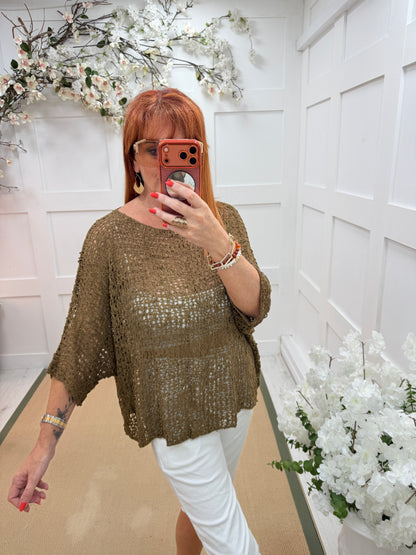 Payton: Popcorn 3/4 sleeve top. One Sz: 12-18/20. 7 colours