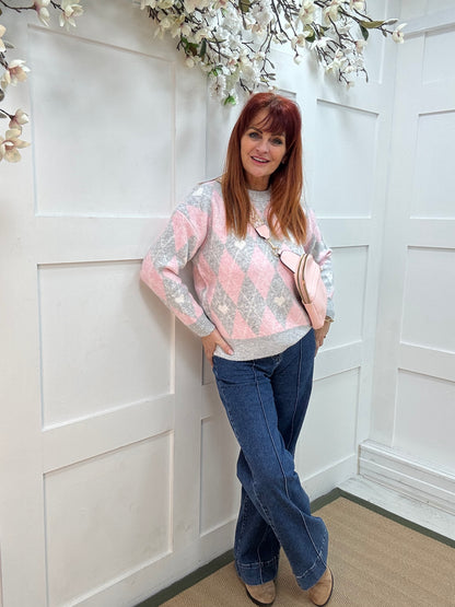 Allana: Baby pink & grey argyle knit top. One size: 10-18