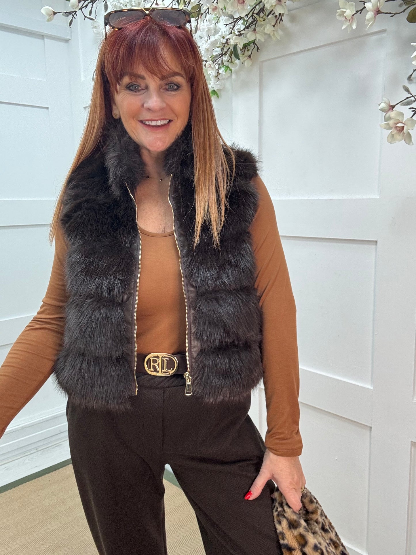 Kizzy: Brown zip up faux fur gilet. One size 8-16
