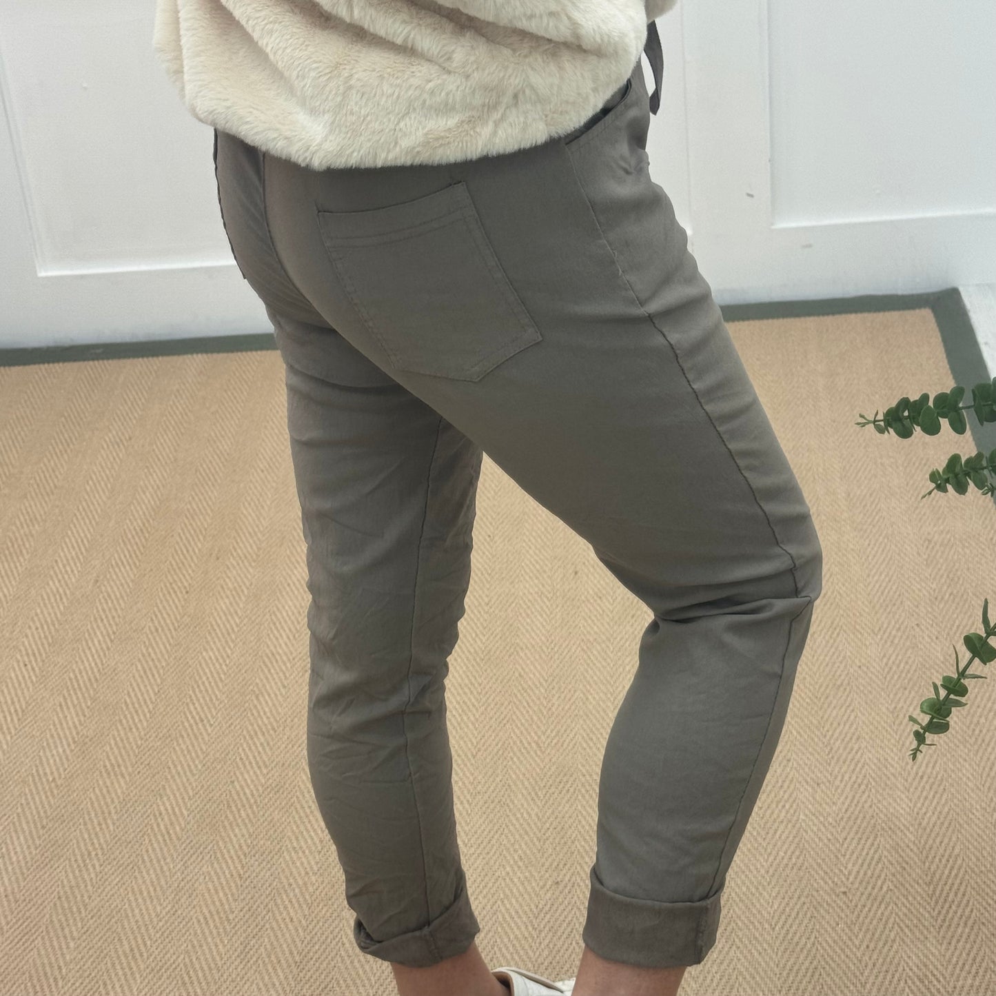 Marnie: Stretchy mocha magic trousers with rear pockets. 3 Sizes: 10-22