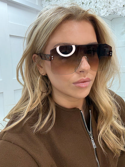 Serafina: Brown oversized tortoise shell fashion sunglasses