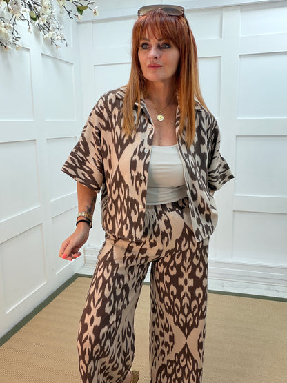 Sian: Brown & beige geometric printed shirt. One size: 12-16