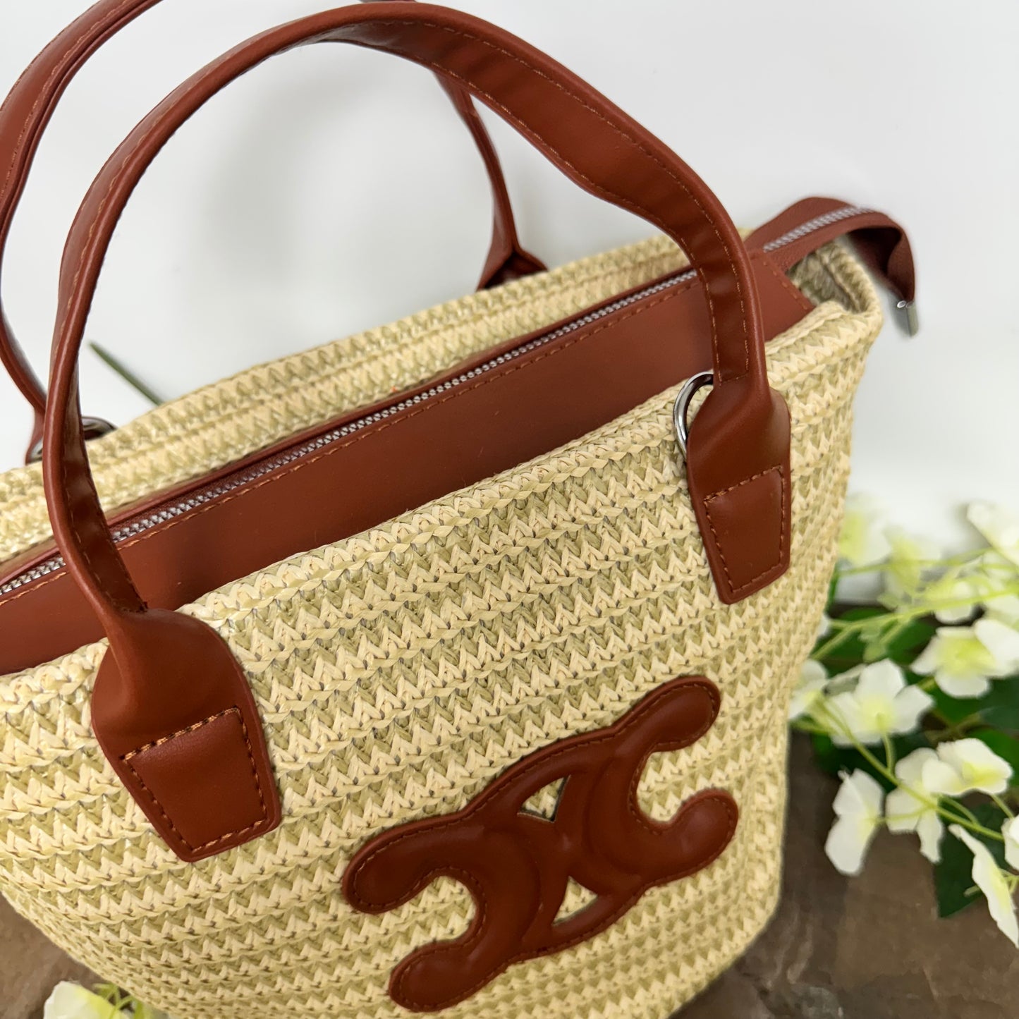 Opal: Small basket bag with brown detailing