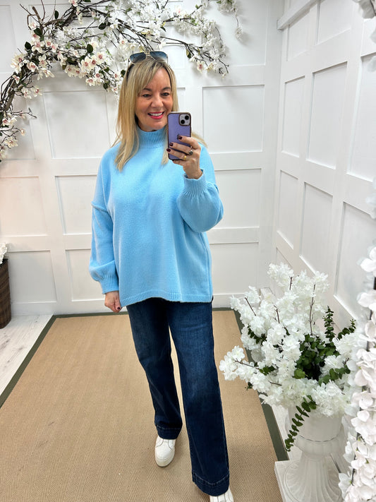 Amy: Baby blue oversized knitted top. One Sz: 14-20