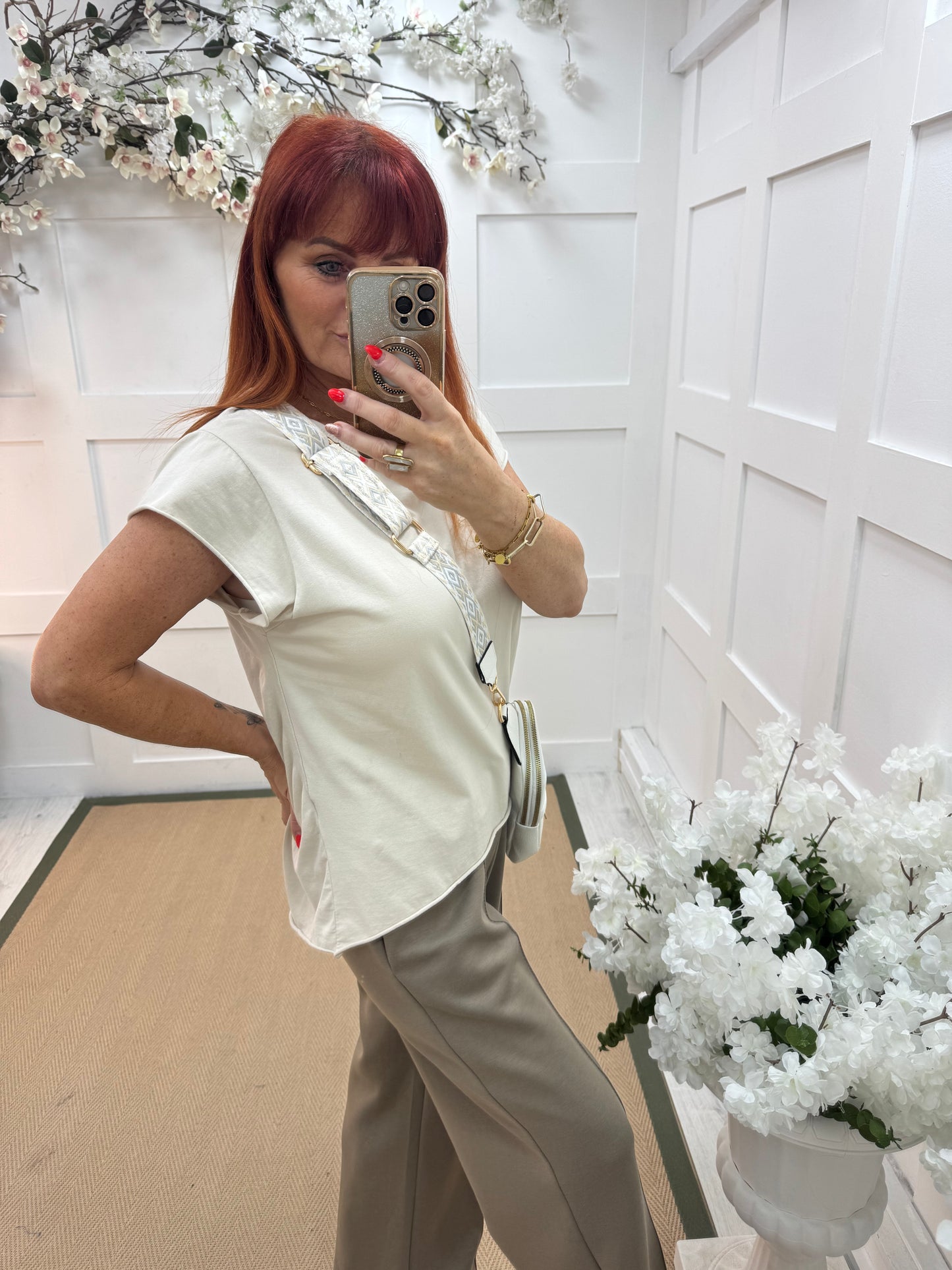 Neve: Basic cream cotton T shirt. One size: 10-18