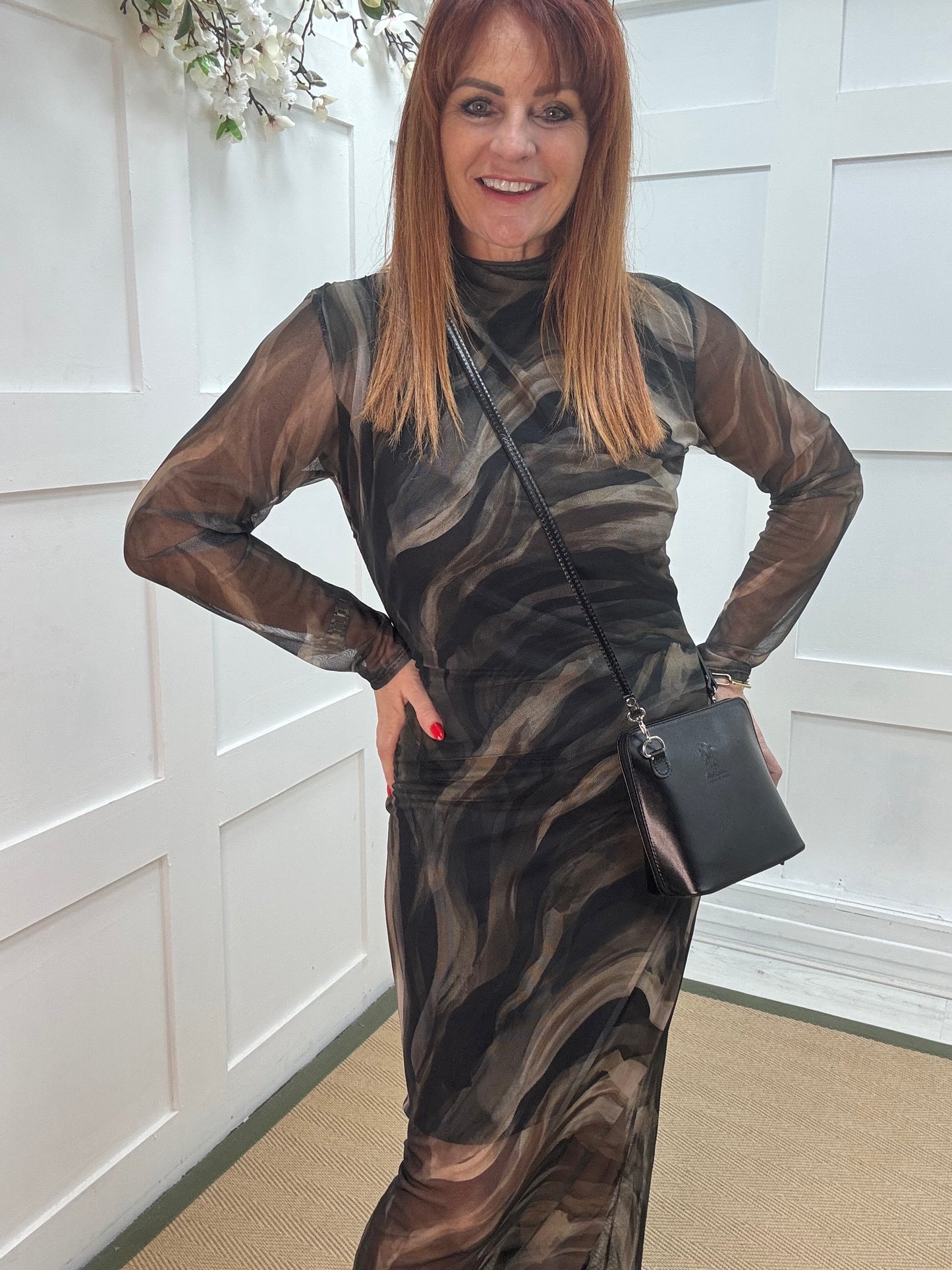 Malin: Navy blue mesh bodycon dress. One size: 8-16