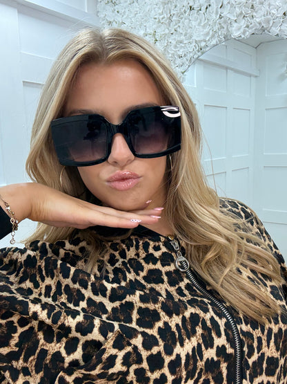 Riviera: Black oversized fashion sunglasses