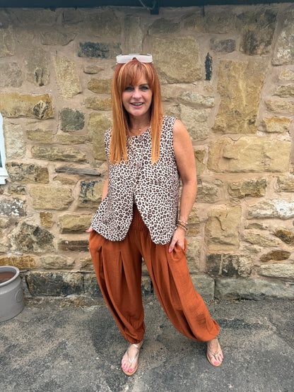 Bridget: Balloon cuff leg trousers. One size: 10-18. 4 colours